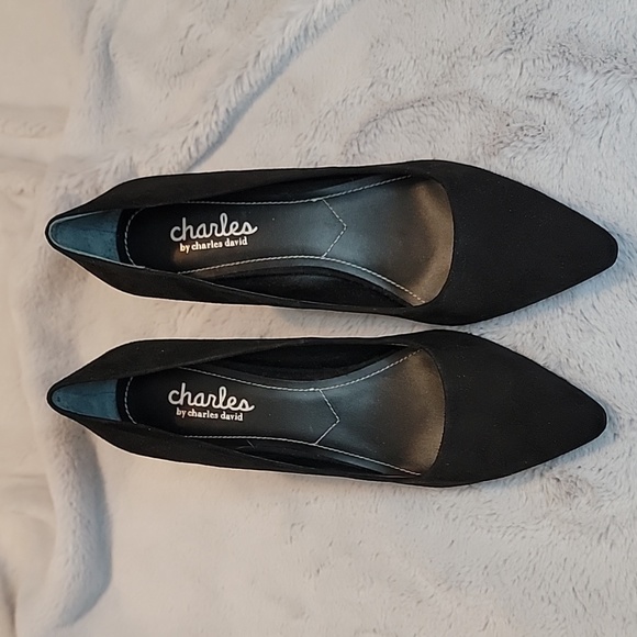 NWOB Black Suede Block Heels - Picture 2 of 6